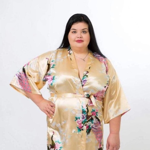 Sold Silky SmoothSatin Floral Peacocks Kimono Robes - Picture 7 of 9
